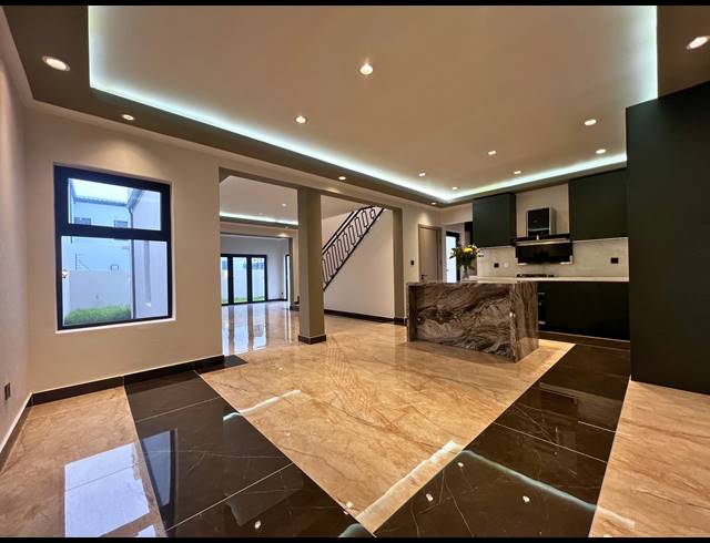 3 BEDROOM FREEHOLD FOR SALE IN SANDOWN